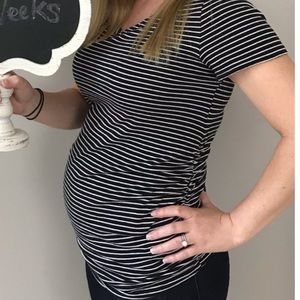 Isabel maternity black white stripe v neck small